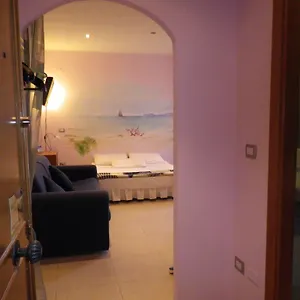 elisart-guest-house.hotelsalgherosardinia.com/